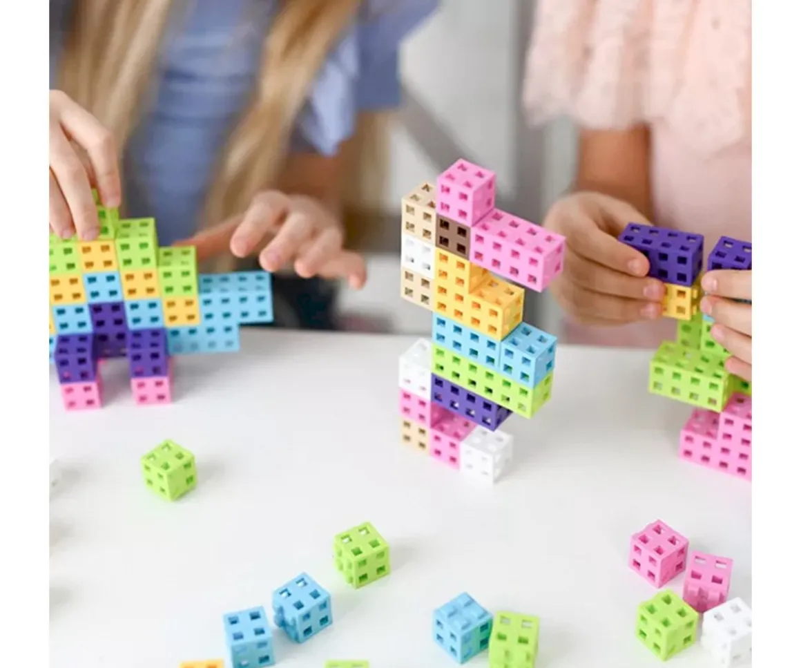 50 Piezas de Construcción Classic CUBE Pink